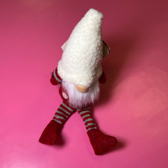 NWT Cozy Little Christmas Gnome 🎅🏻🎄 - Picture 1 of 6
